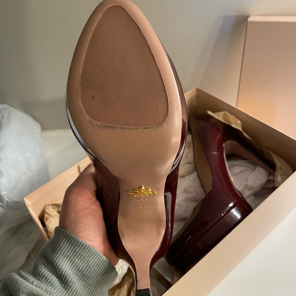 *mint* condition PRADA heels - Picture 2 of 12